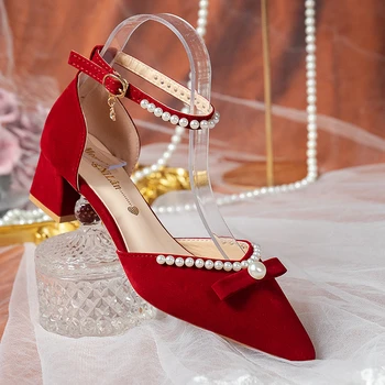 Элегантные туфли для невесты с жемчужным ремешком на щиколотке, женские туфли-лодочки на высоком каблуке с бусинами-бантиками, женские красные удобные свадебные туфли на квадратном каблуке